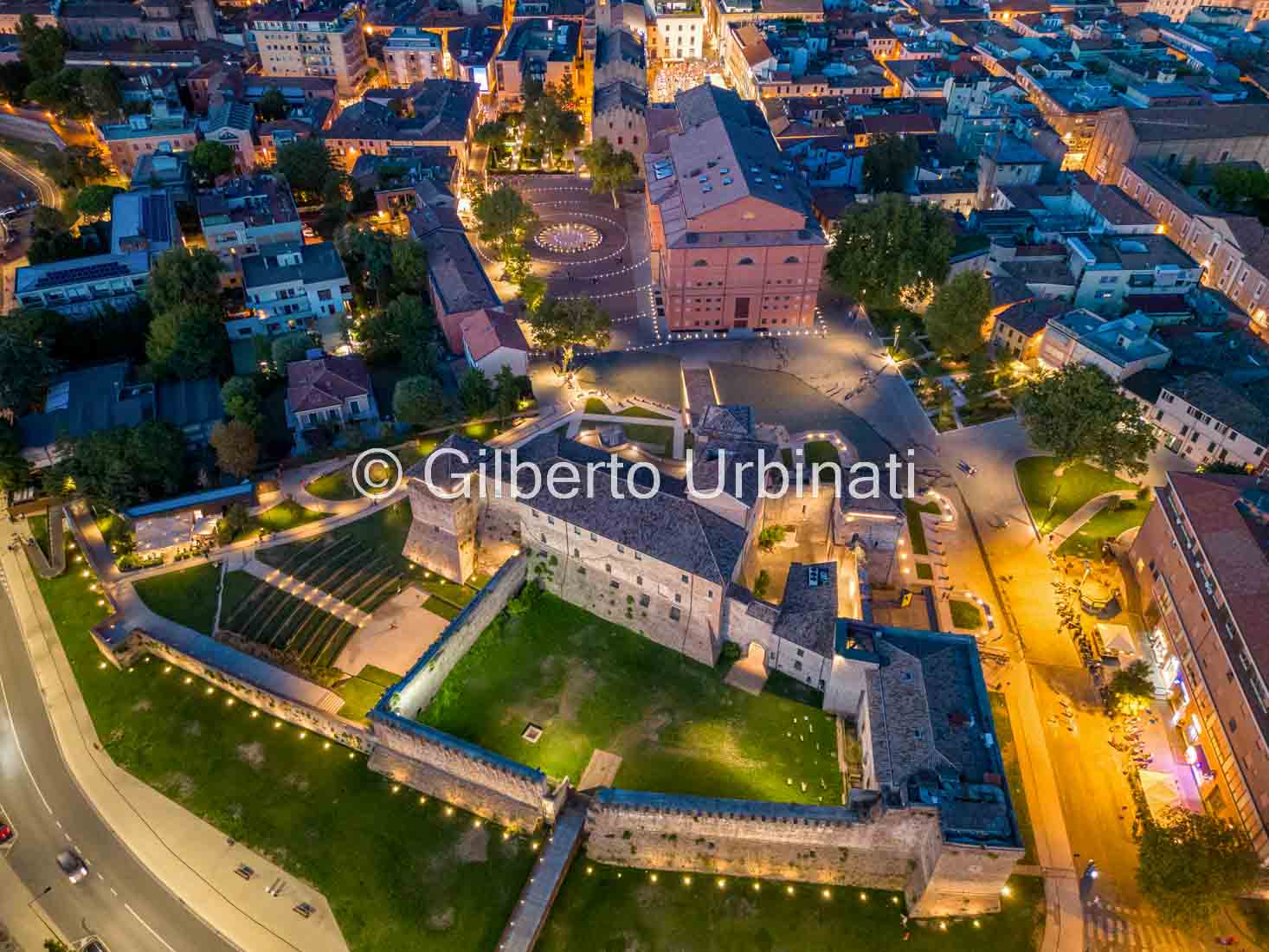 castello e teatro notturno C