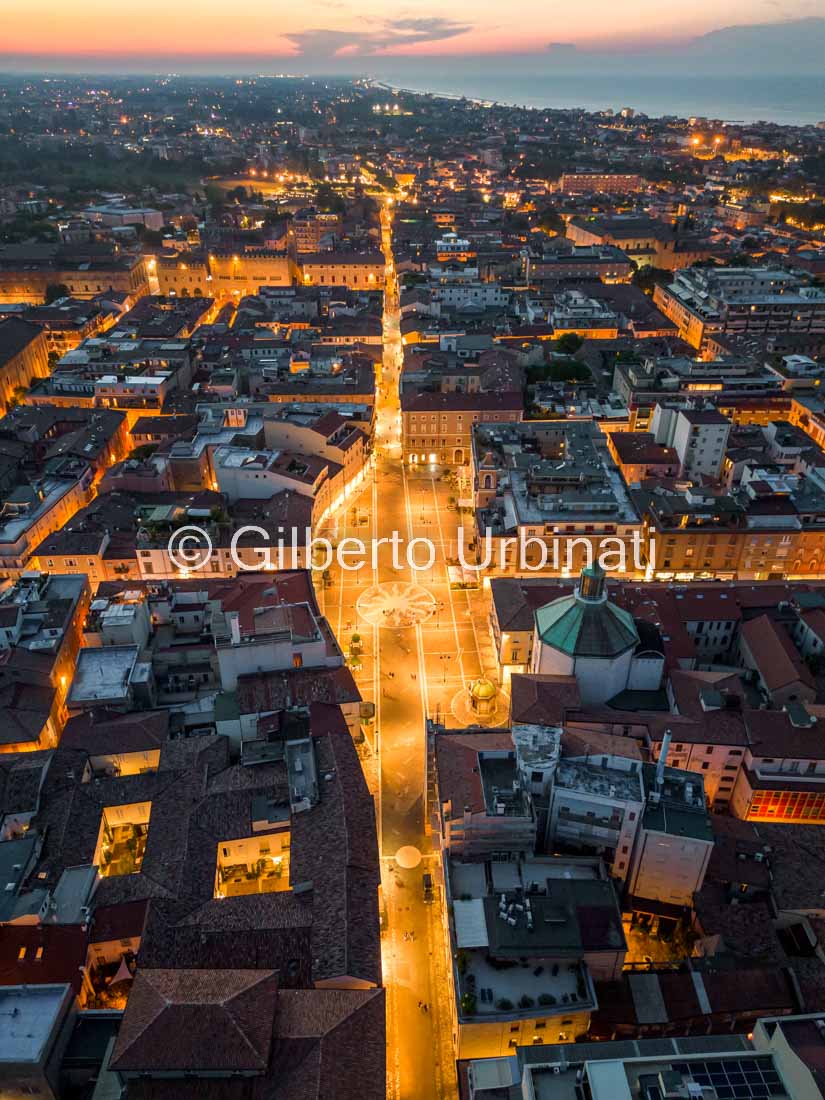 piazza tre martiri aerea notturna